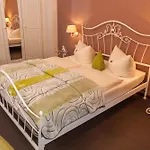 Hotel Altstadt-hotel 3*